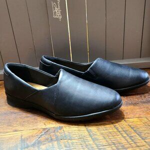 NWB Clarks Women's Jenette Grace Slip-On Flats BLACK 6